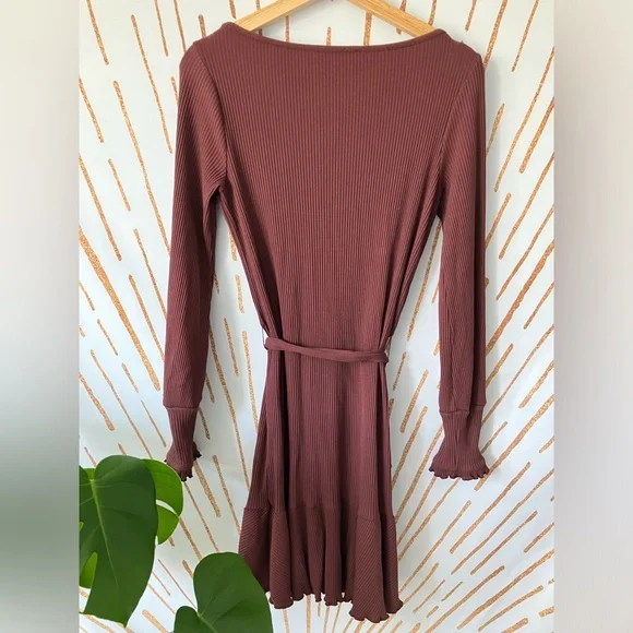 Amour Vert Ziggy Paris Rib Dress in Mocha - Picture 6 of 10